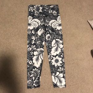 Patterned 3/4 length leggings